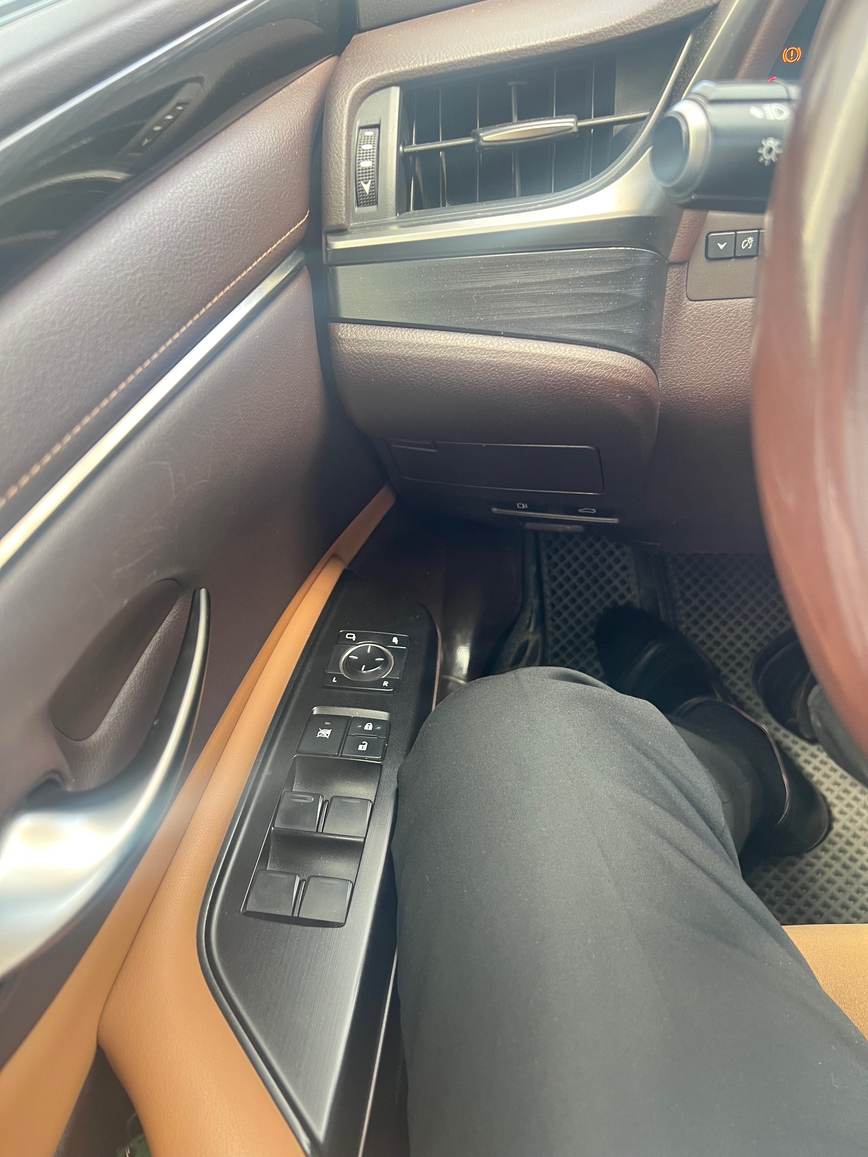 Lexus ES 2019