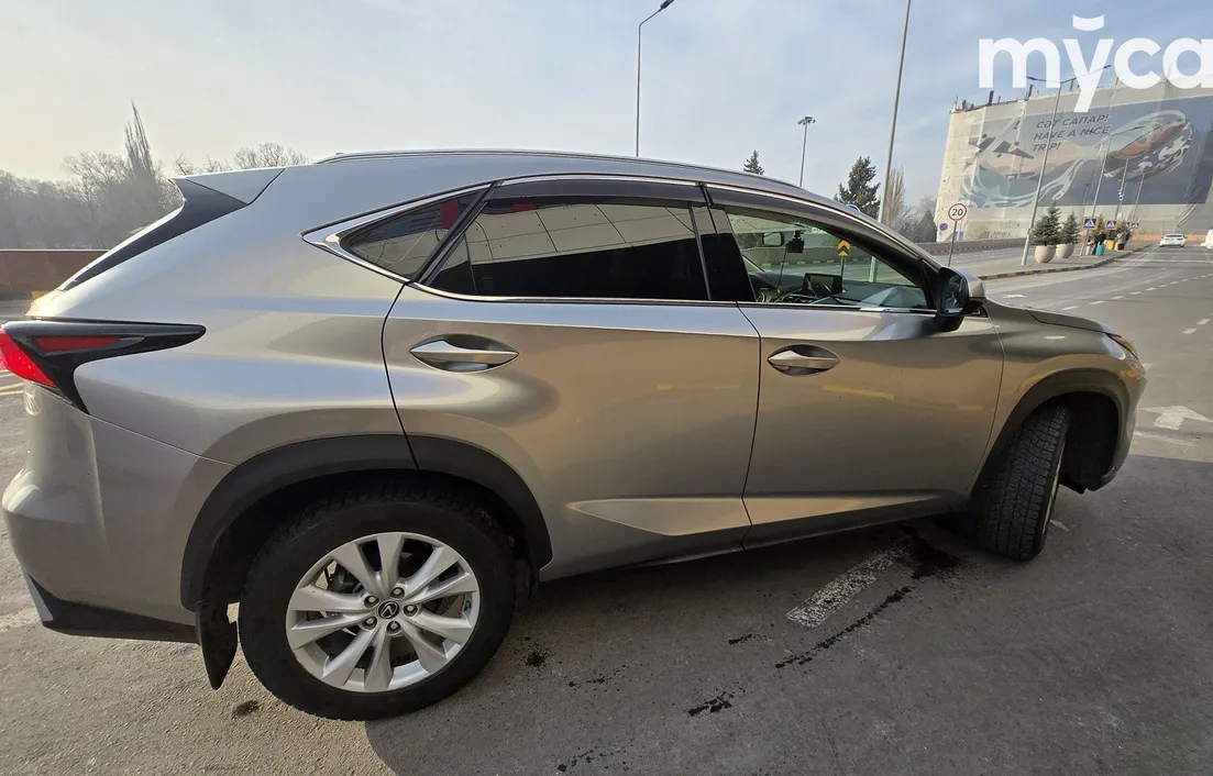 Lexus NX 2020