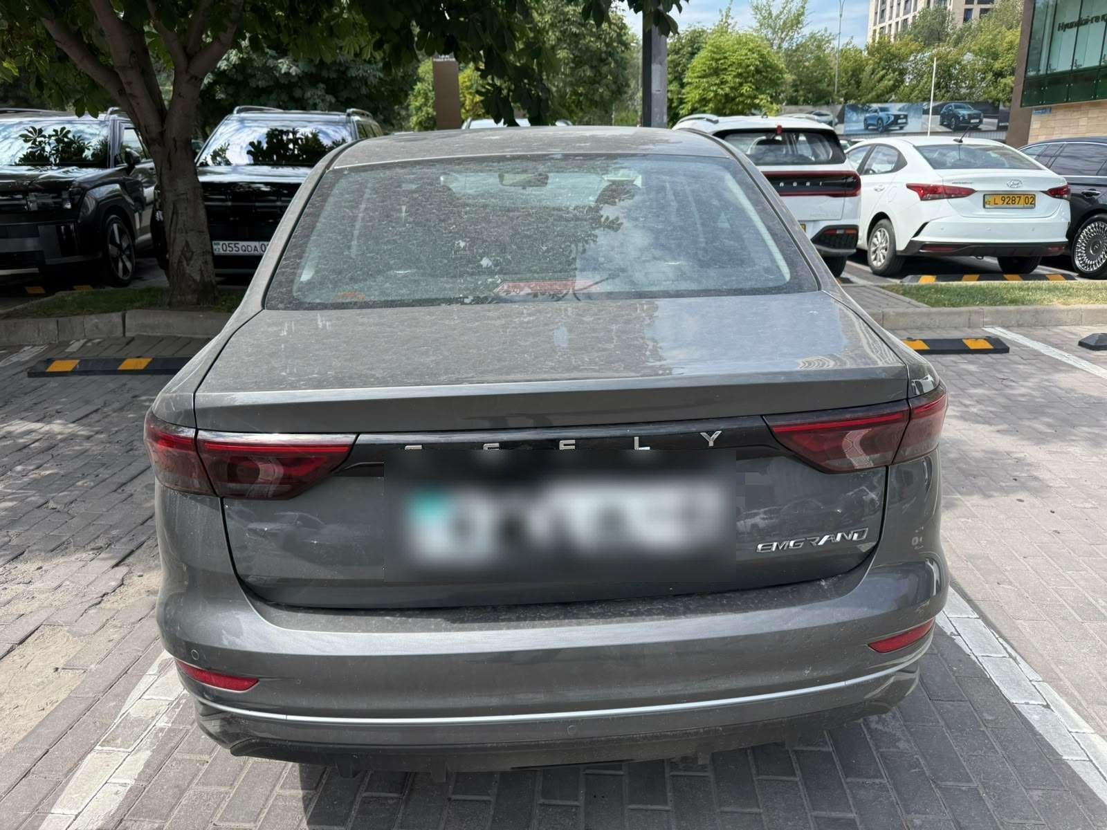 Geely Emgrand 2023