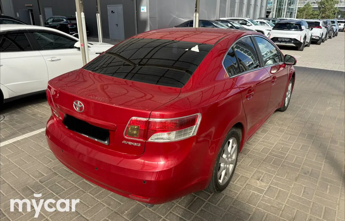 Toyota Avensis 2011