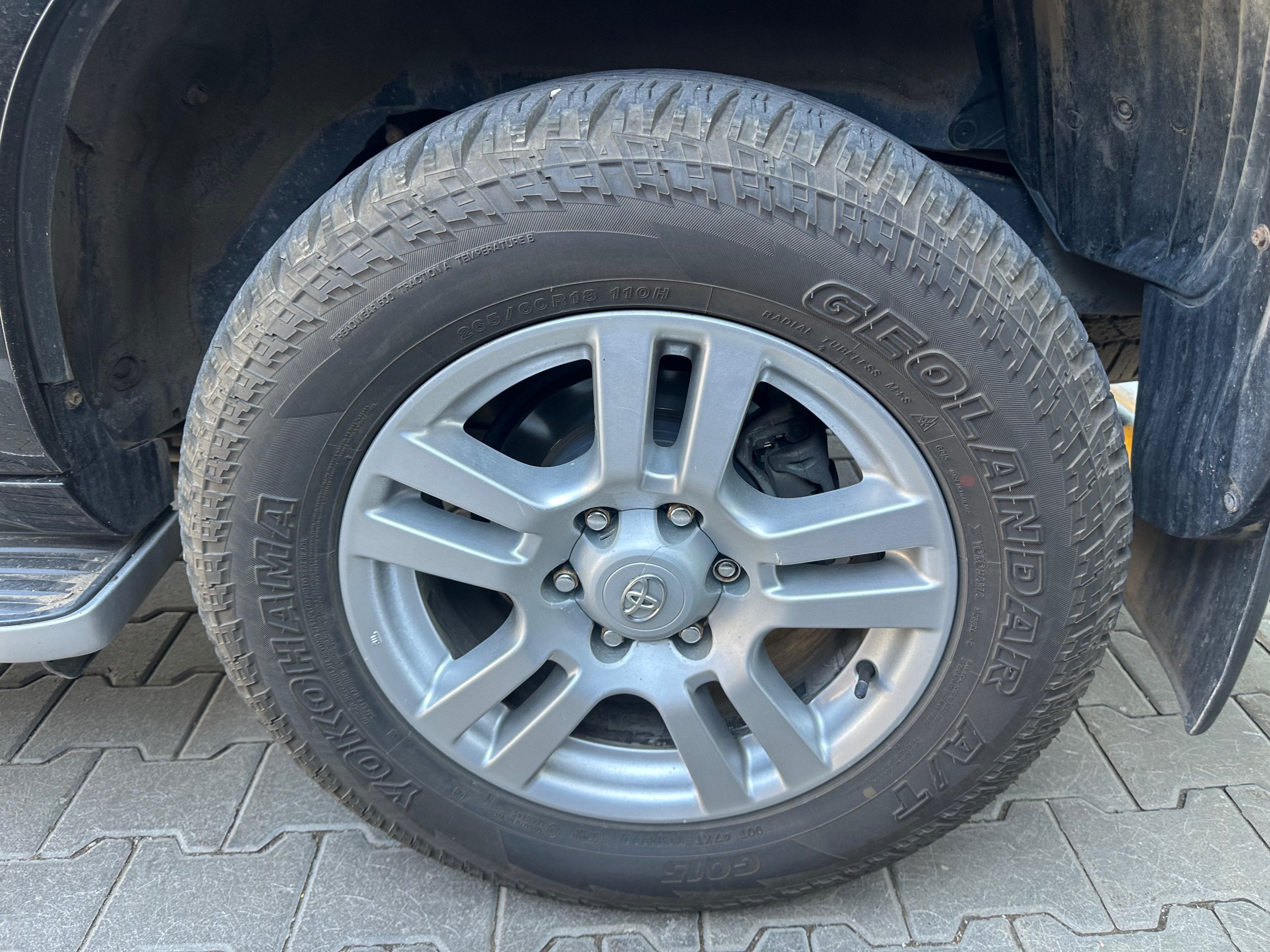 Toyota Land Cruiser Prado 2012