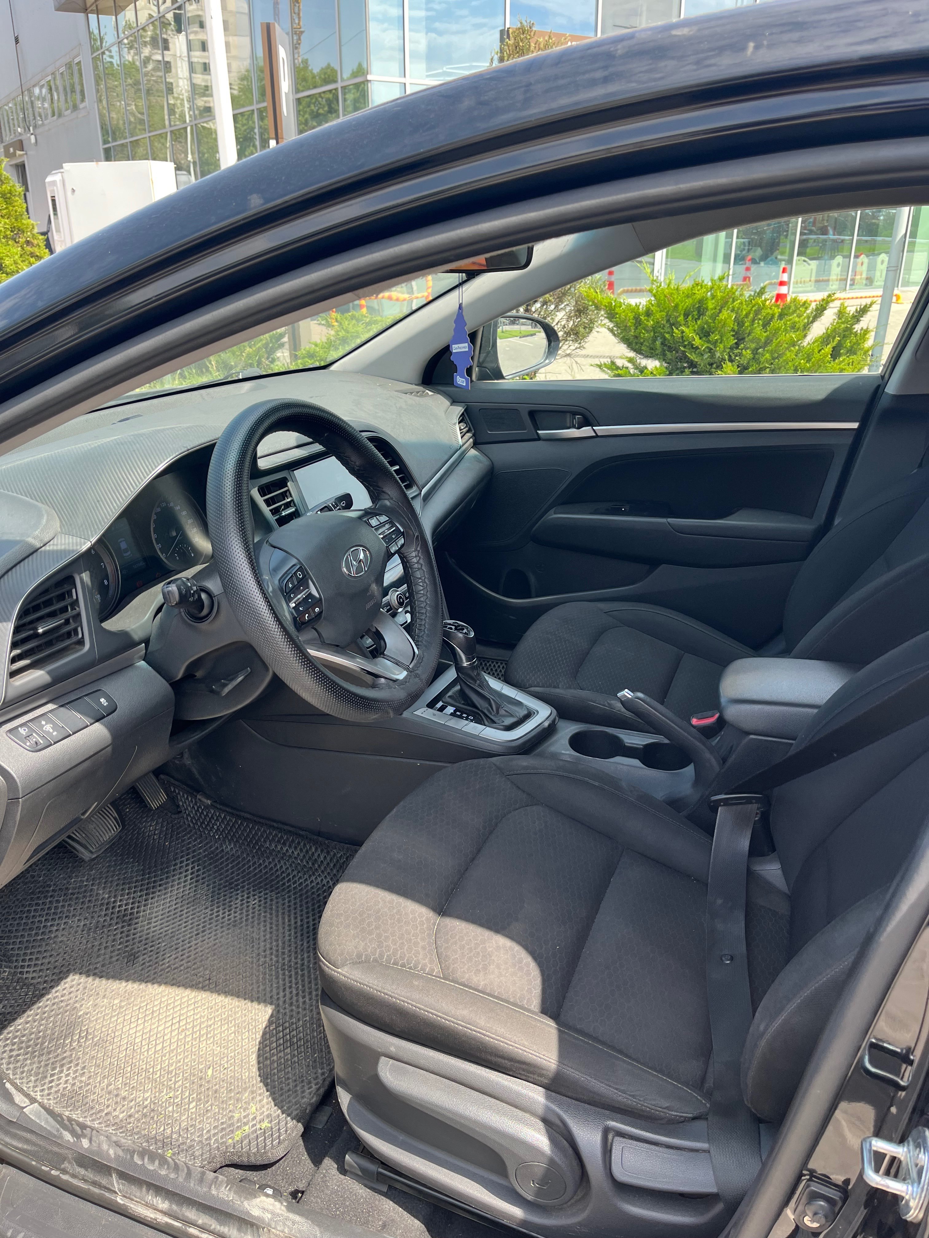 Hyundai Elantra 2019