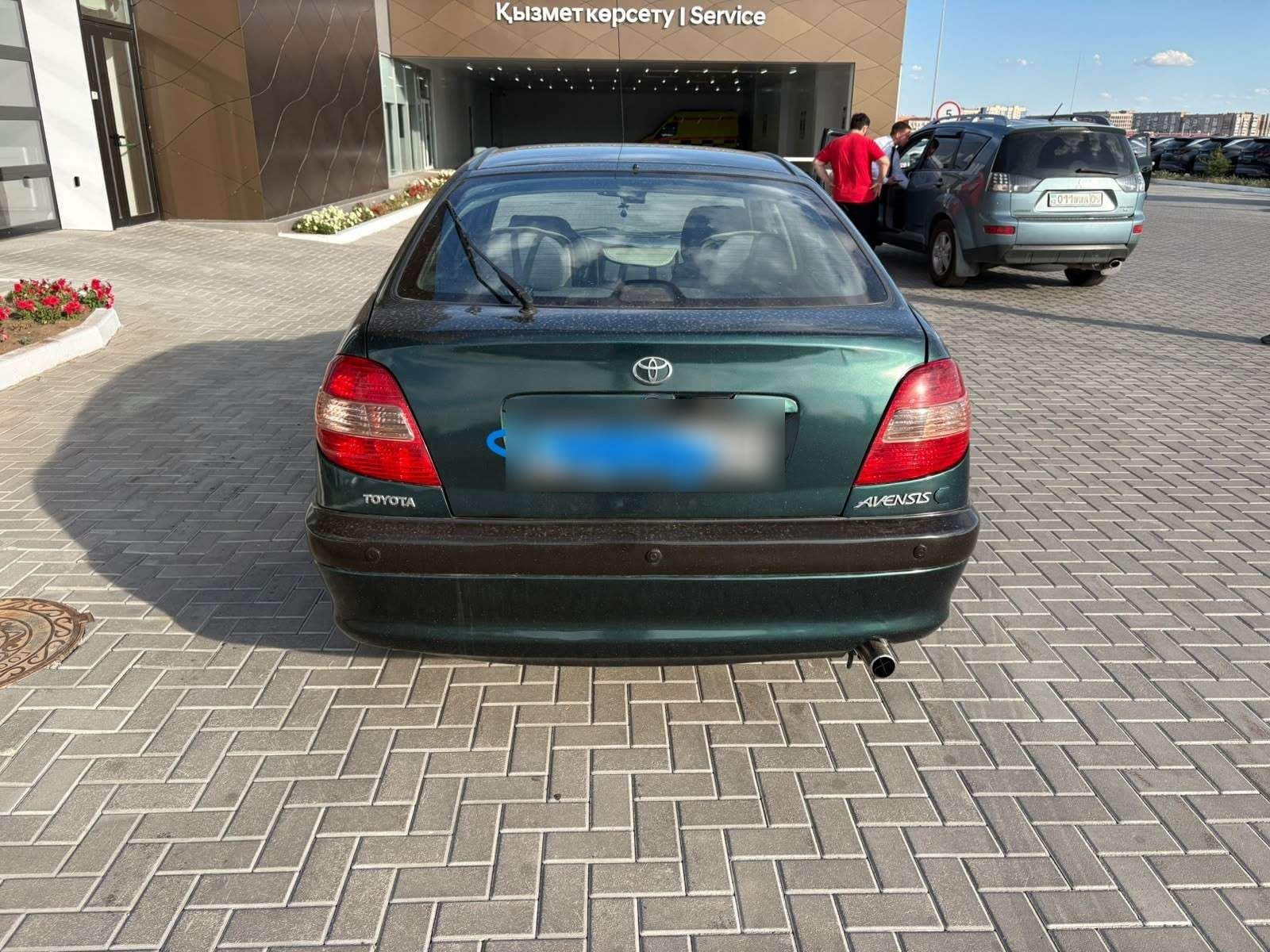 Toyota Avensis 1999