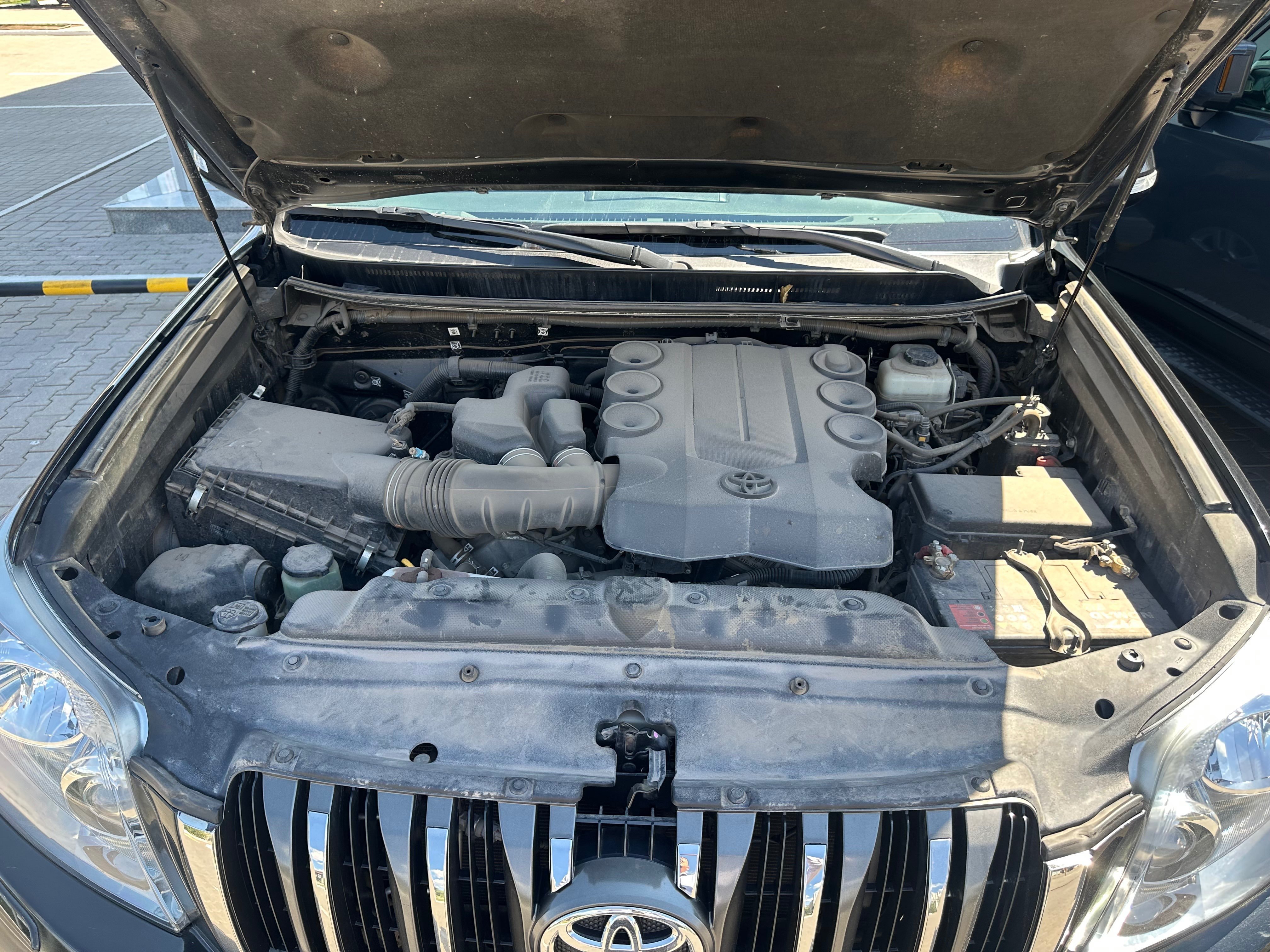 Toyota Land Cruiser Prado 2012