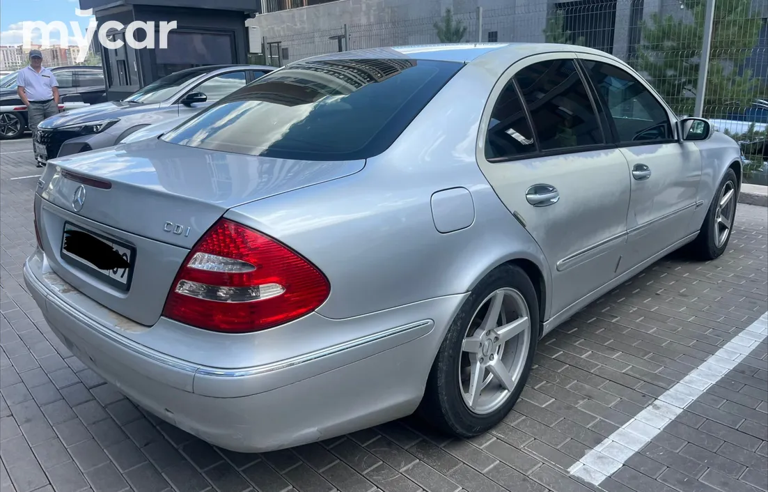 Mercedes-Benz E-Класс 2003