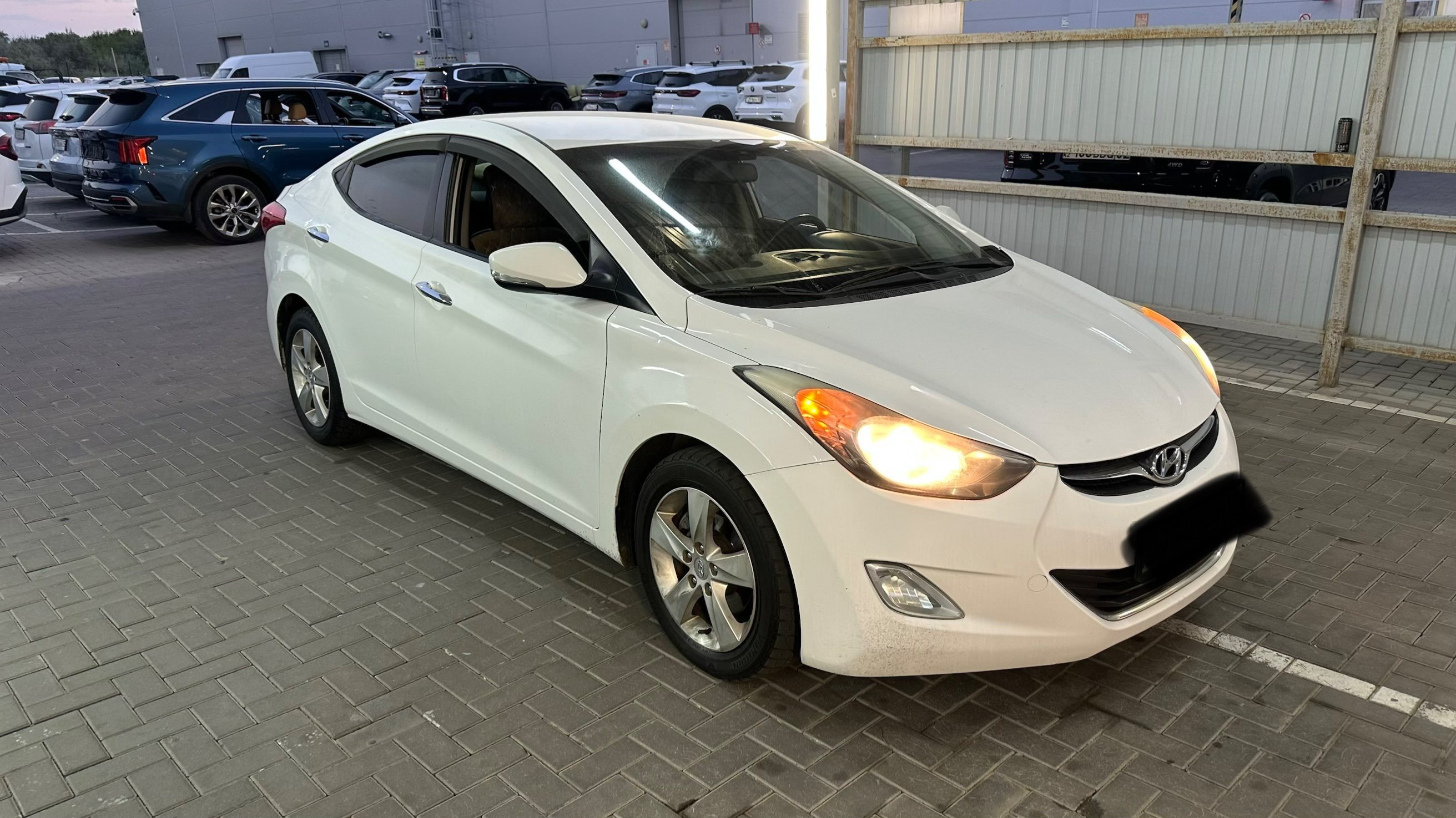 Hyundai Avante 2011