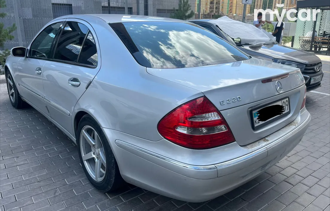 Mercedes-Benz E-Класс 2003