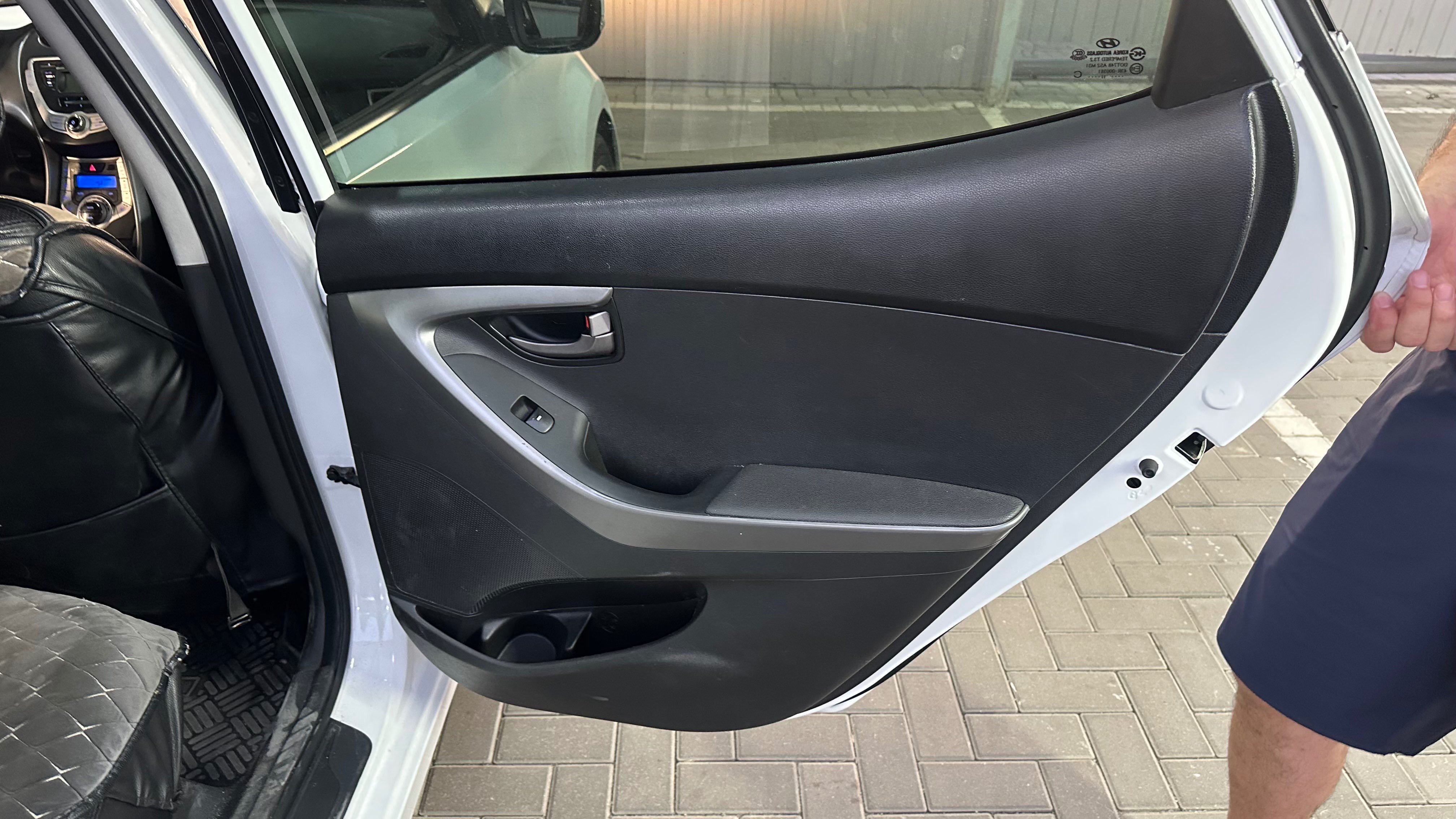 Hyundai Avante 2011