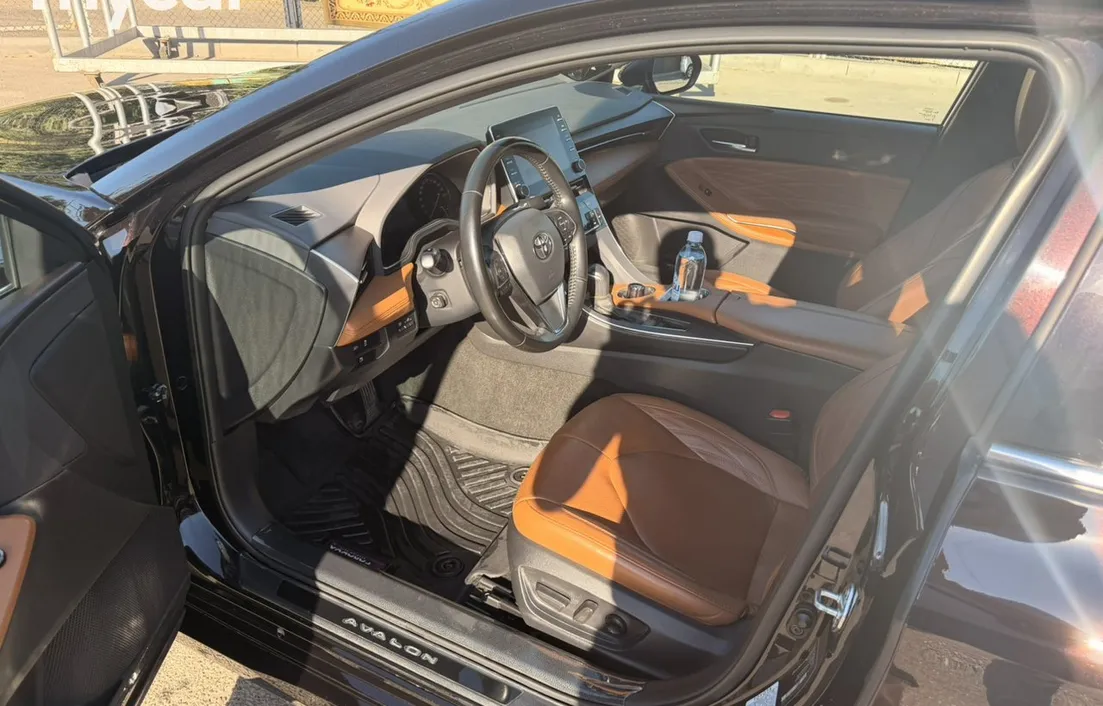 Toyota Avalon 2022