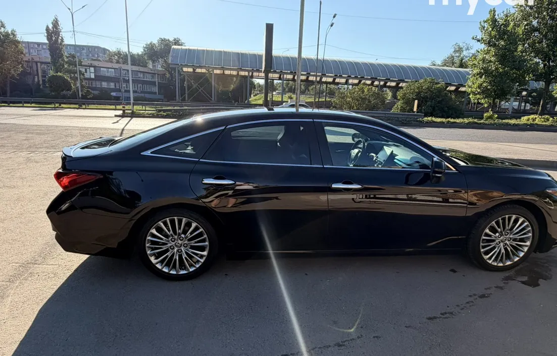 Toyota Avalon 2022