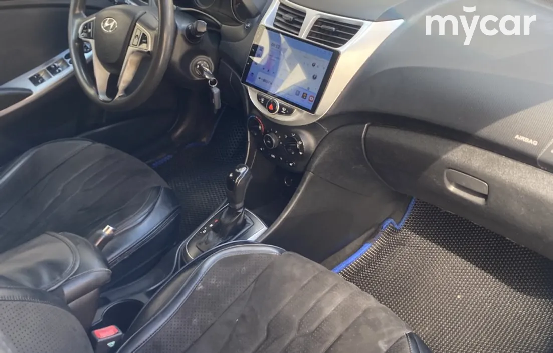 Hyundai Solaris 2015