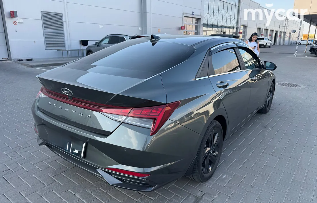 Hyundai Elantra 2023