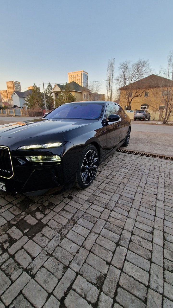 BMW 7 серия 2023
