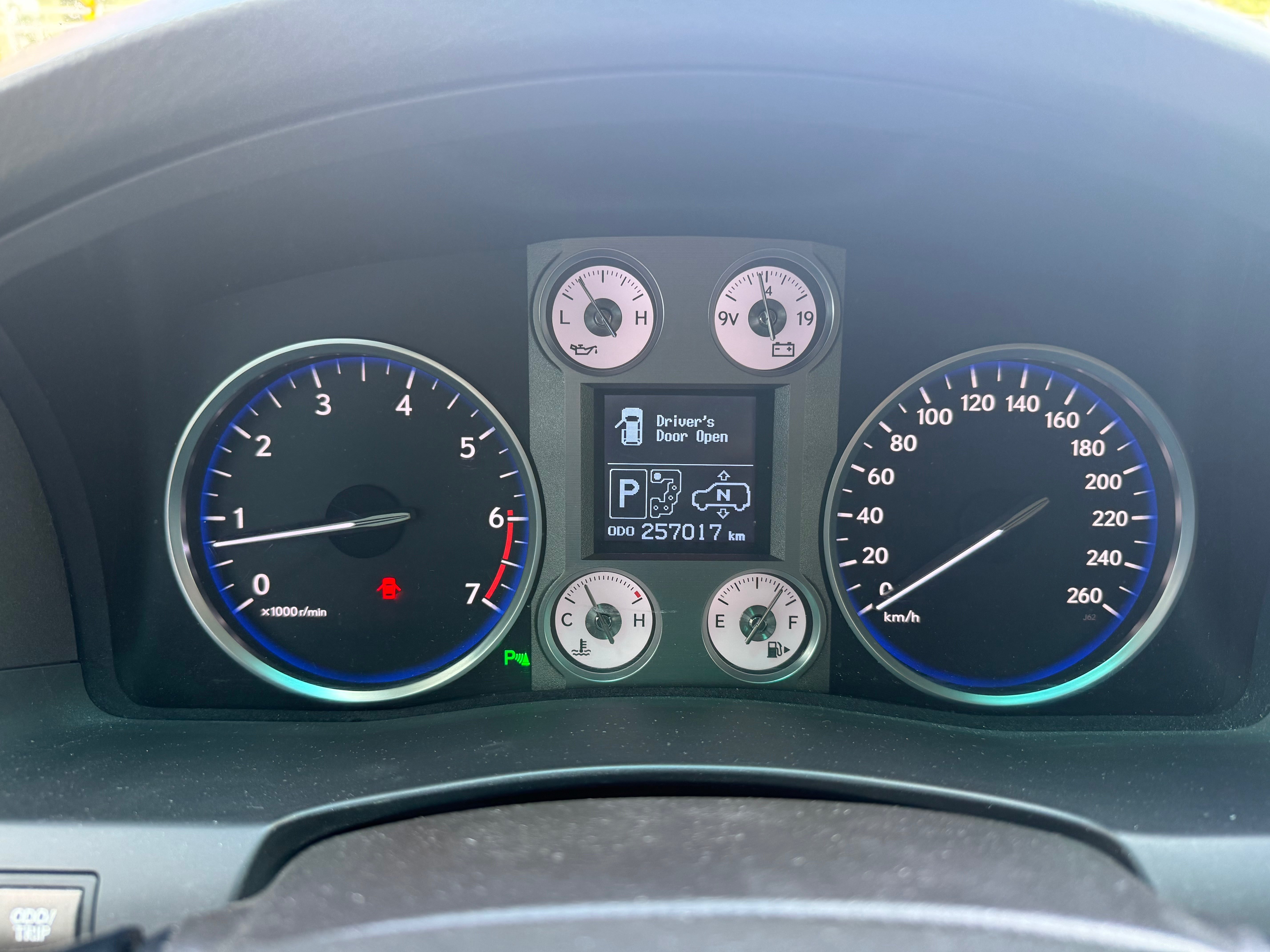Lexus LX 2011