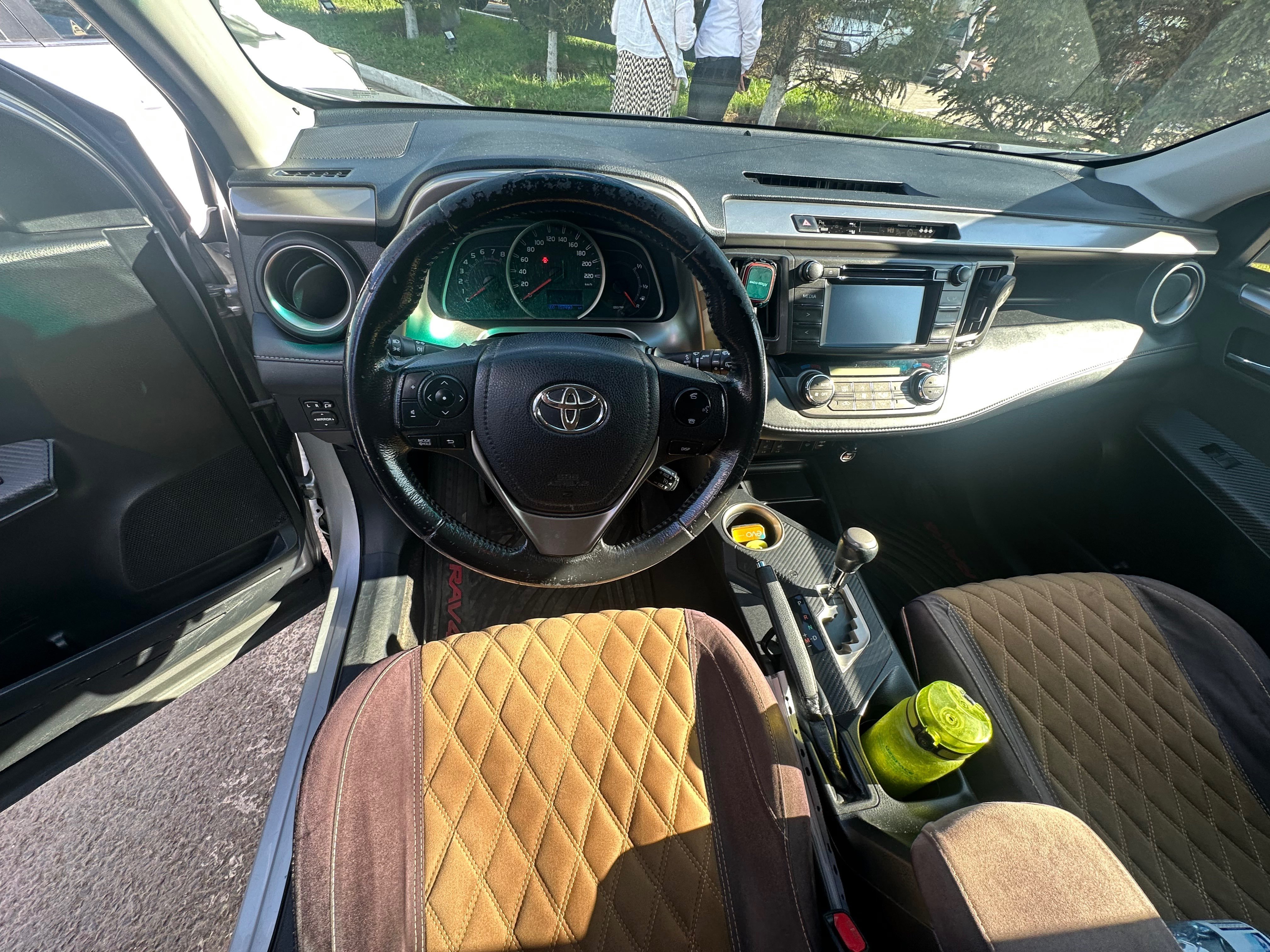 Toyota RAV4 2015