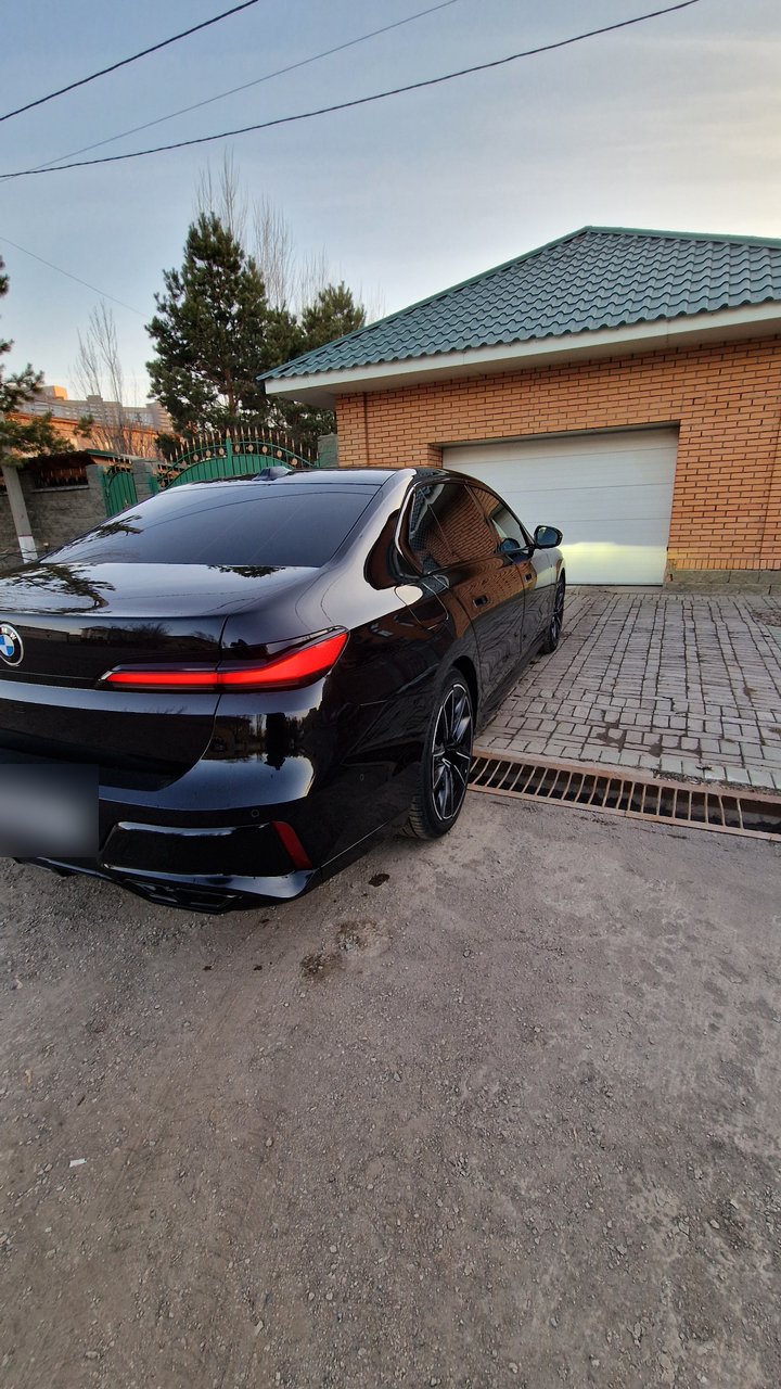 BMW 7 серия 2023