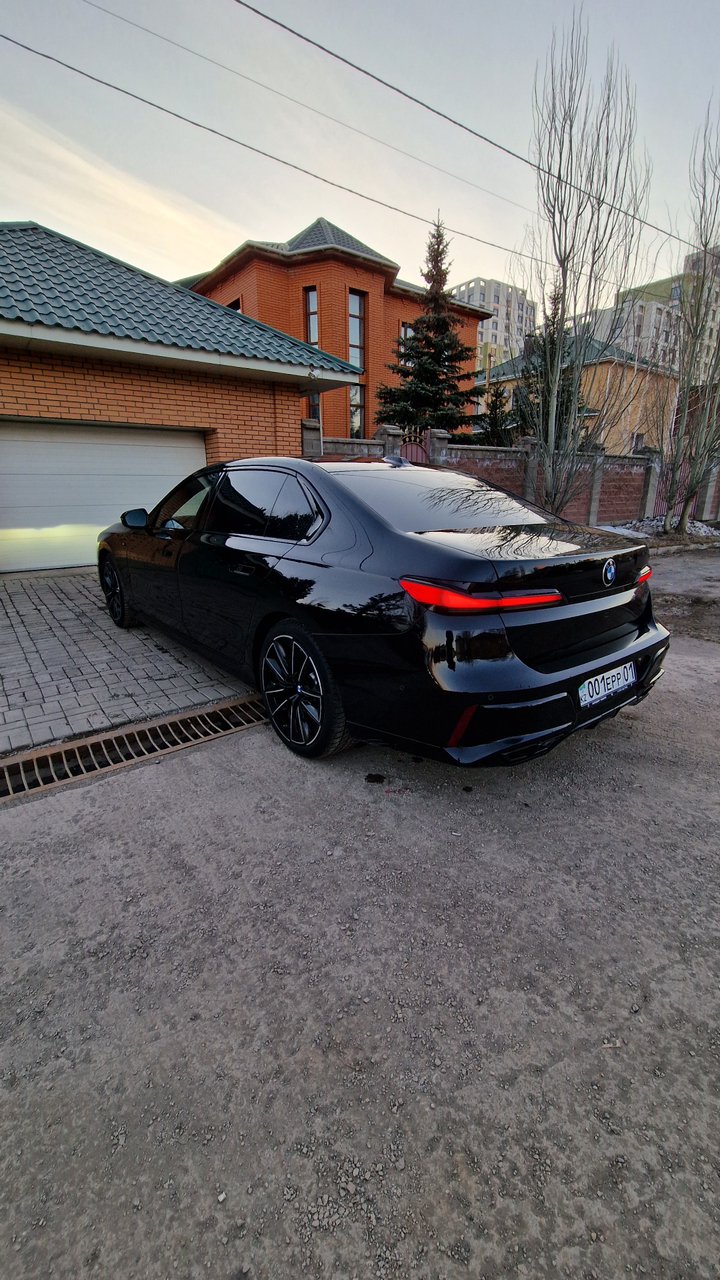 BMW 7 серия 2023