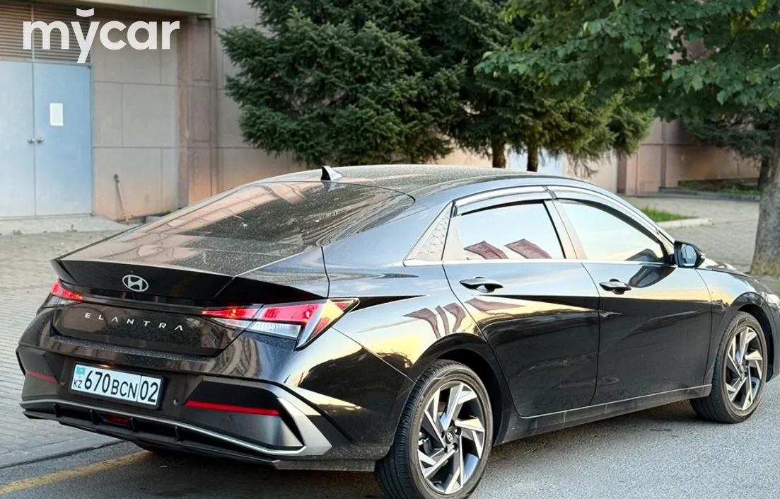 Hyundai Elantra 2024