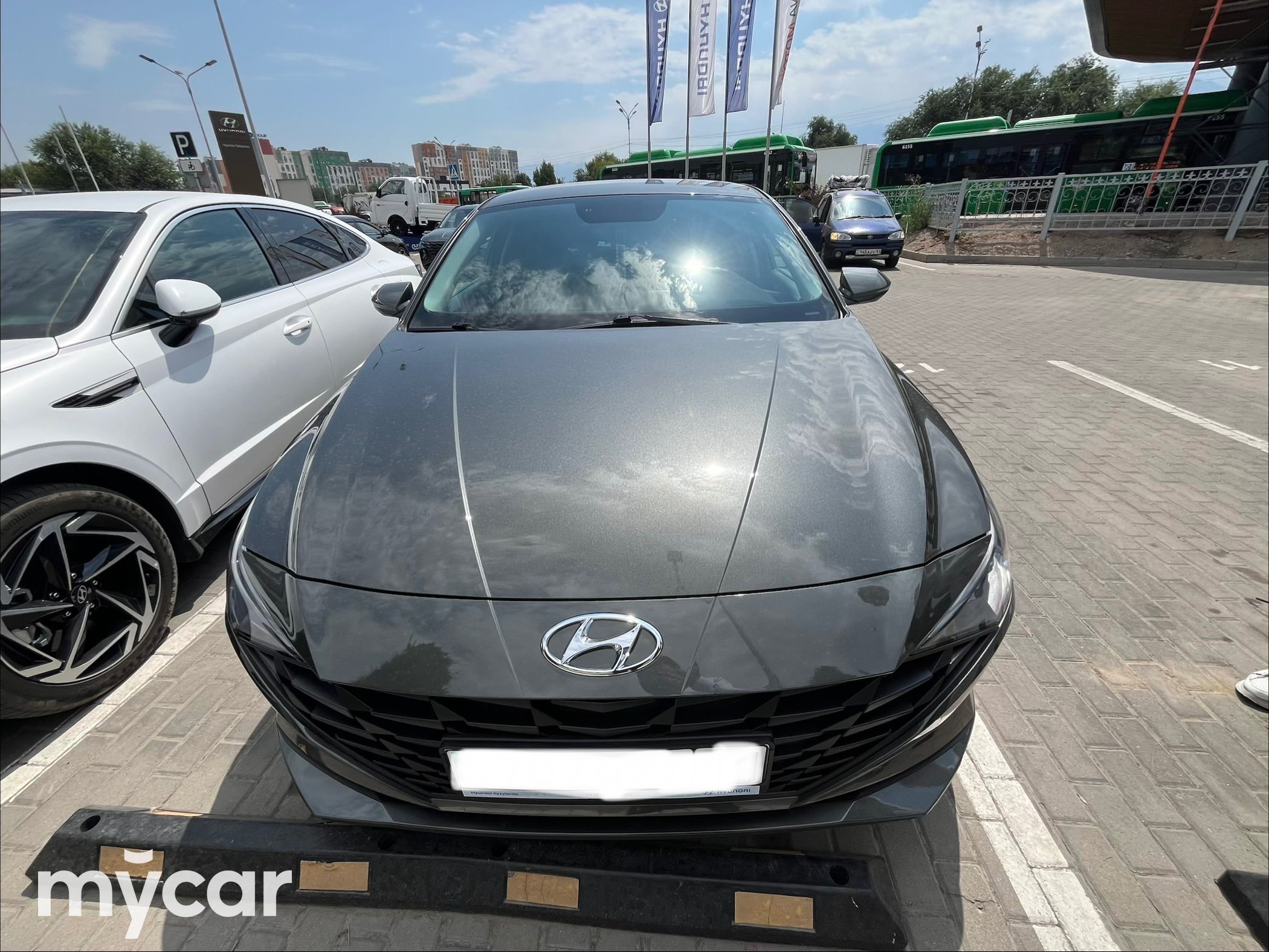 Hyundai Elantra 2023