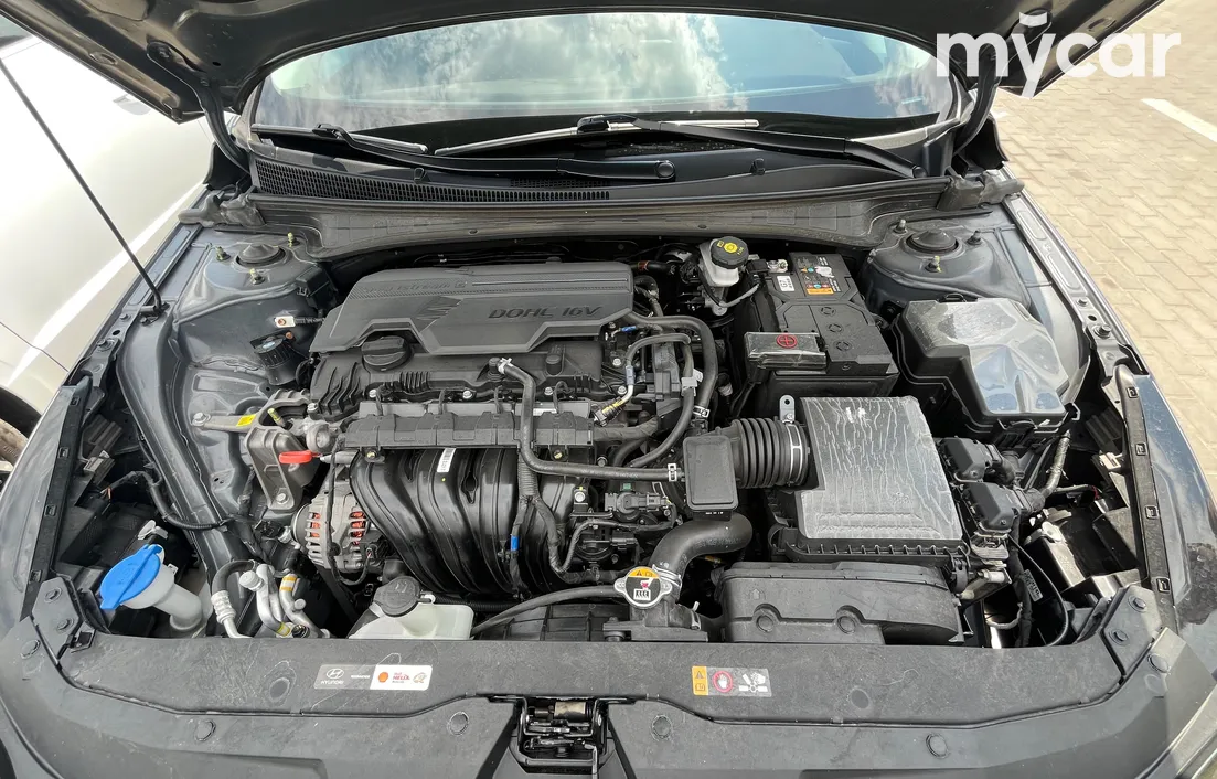 Hyundai Elantra 2023