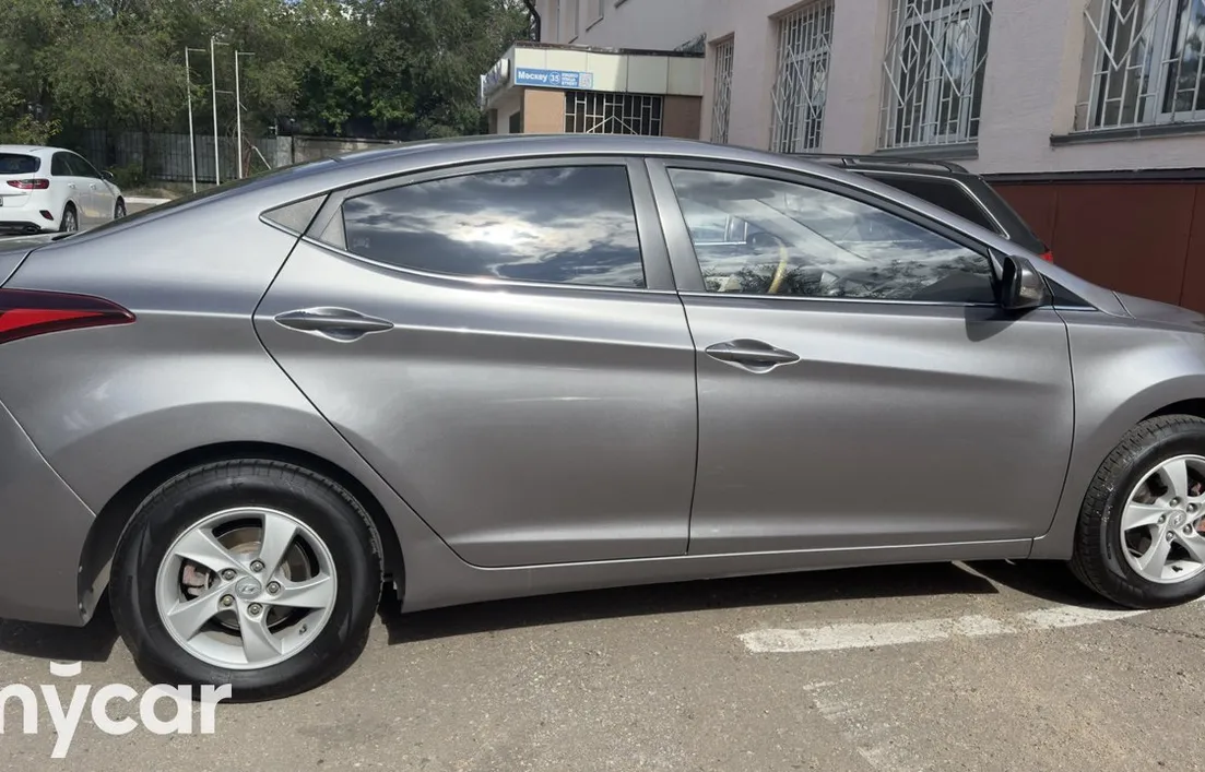 Hyundai Elantra 2014