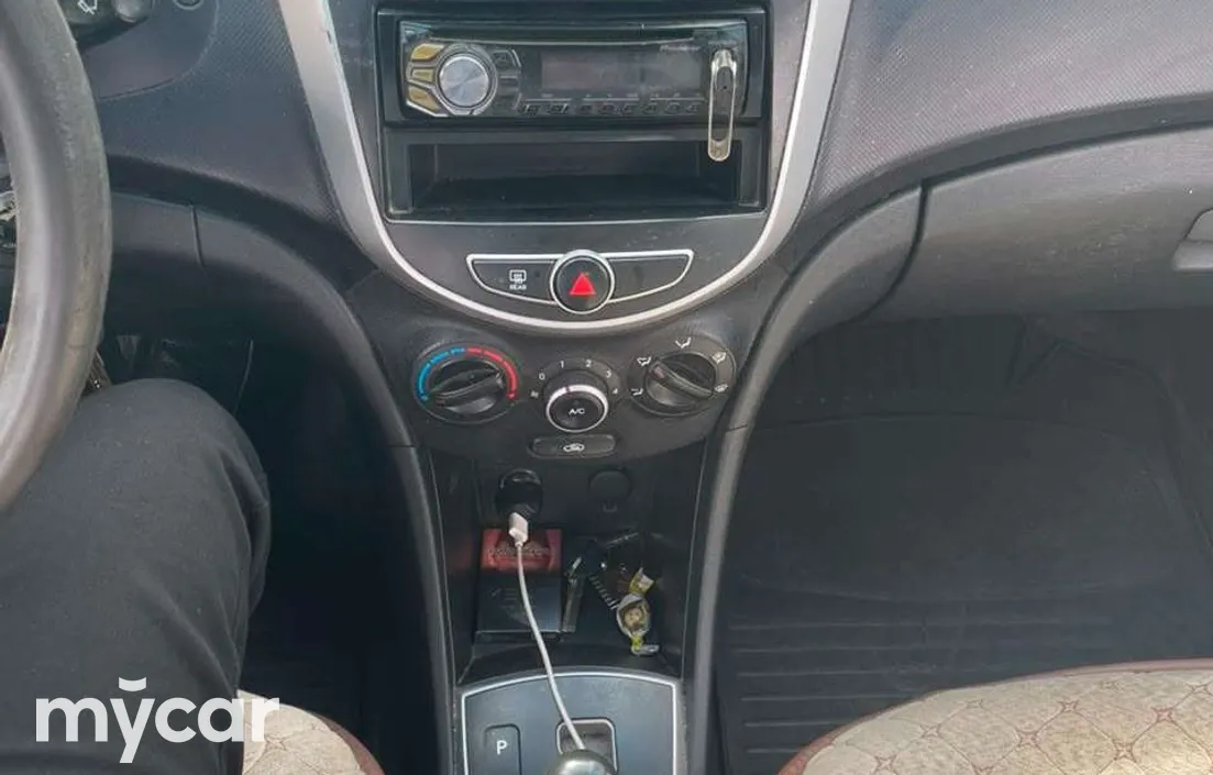 Hyundai Accent 2014