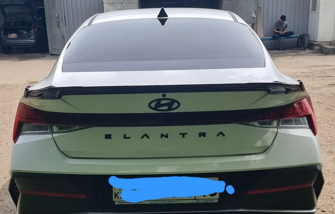 Hyundai Elantra 2024