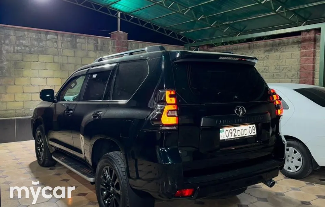 Toyota Land Cruiser Prado 2023