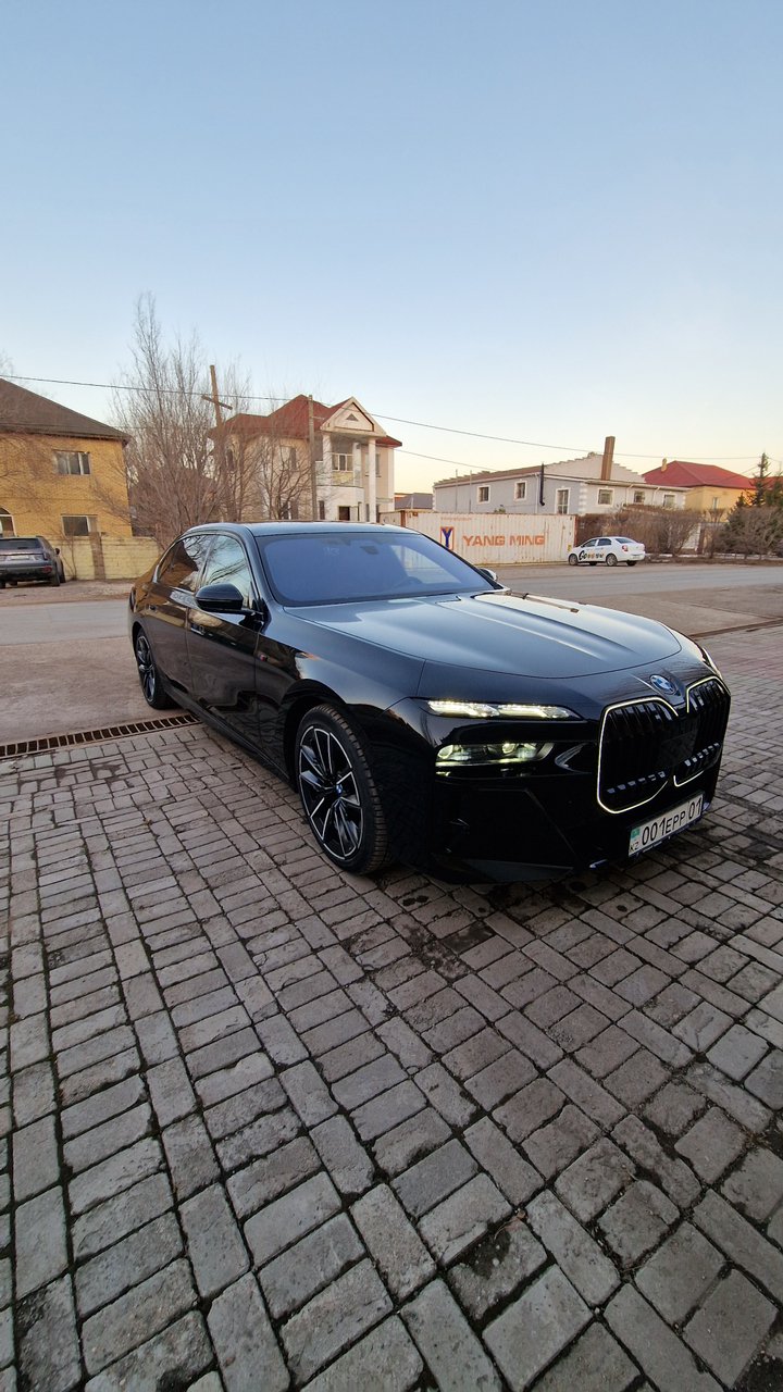 BMW 7 серия 2023