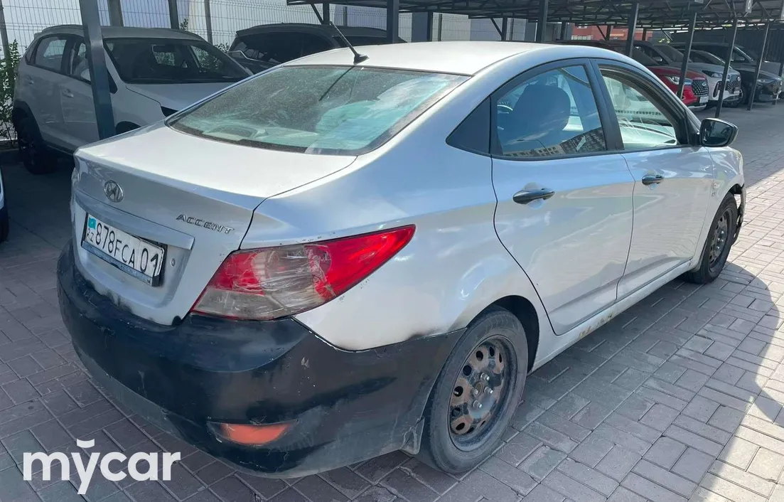 Hyundai Accent 2014