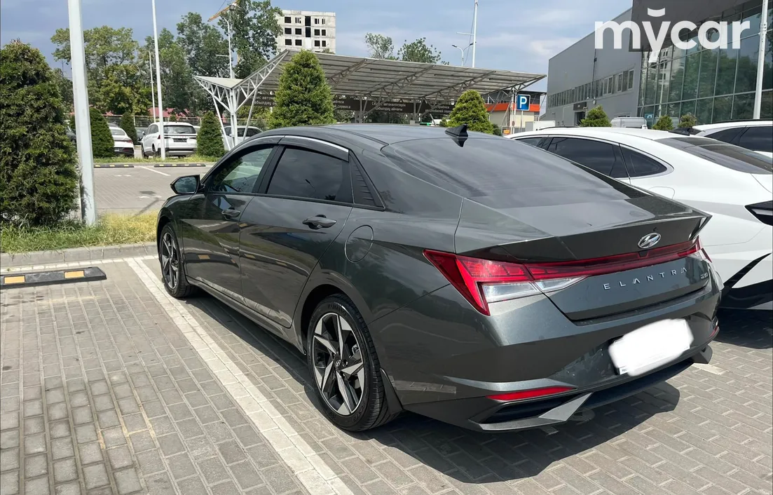Hyundai Elantra 2023