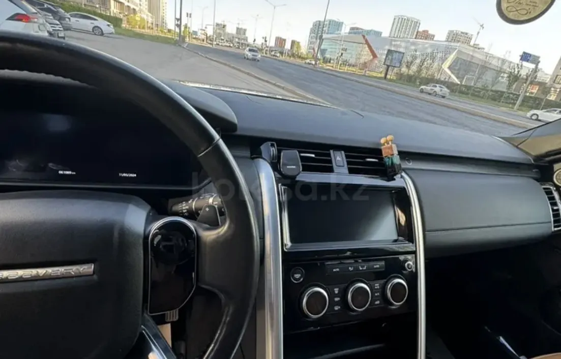 Land Rover Discovery 2020
