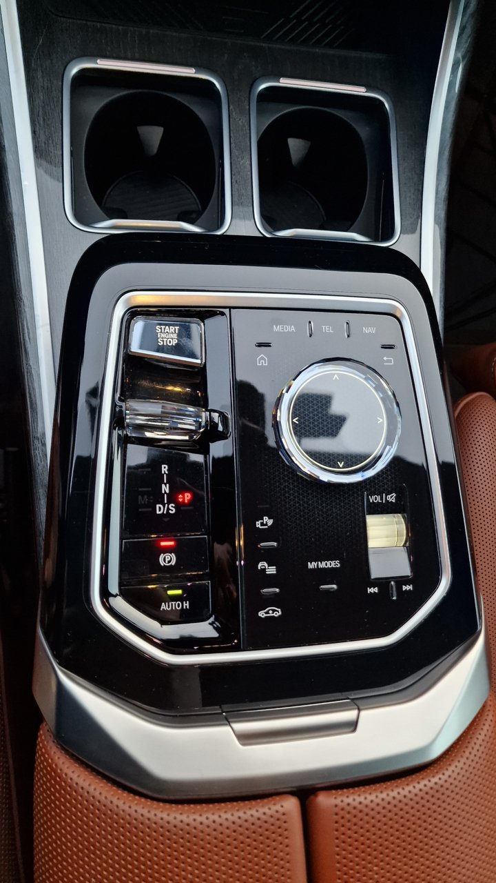BMW 7 серия 2023