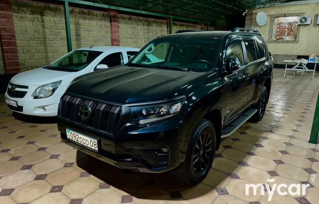 Toyota Land Cruiser Prado 2023