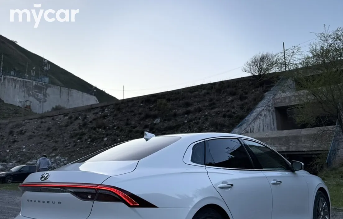 Hyundai Grandeur 2021