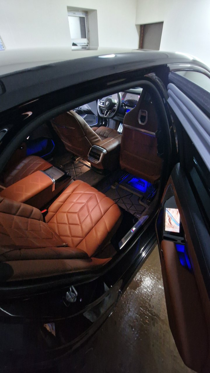 BMW 7 серия 2023