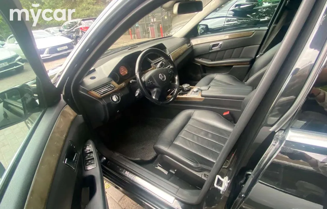 Mercedes-Benz E-Класс 2009