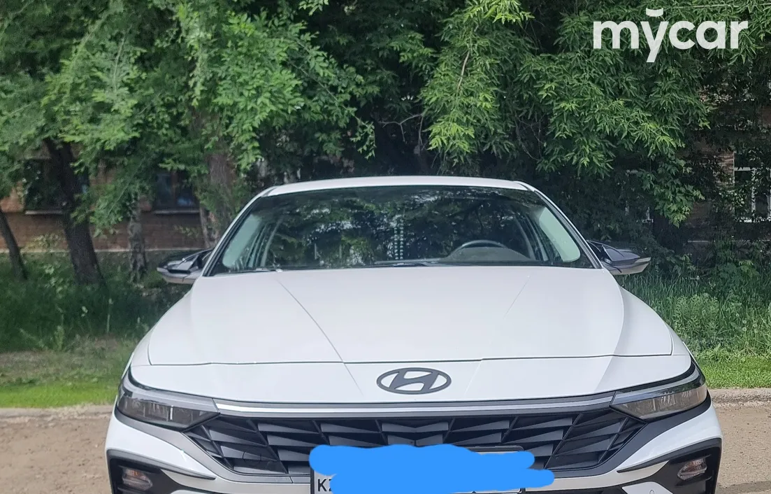 Hyundai Elantra 2024