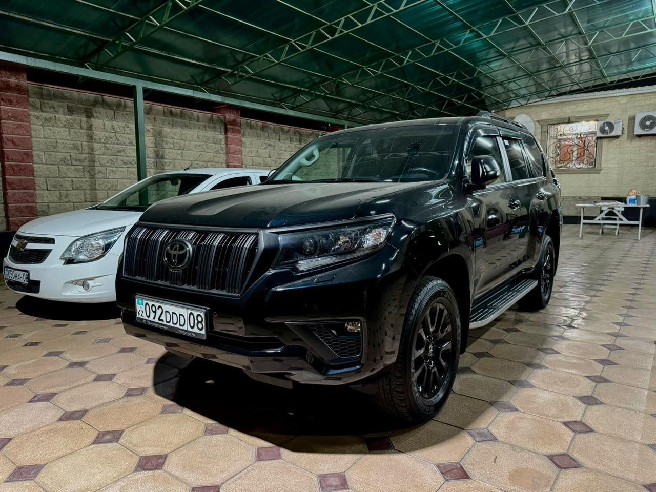 Toyota Land Cruiser Prado 2023