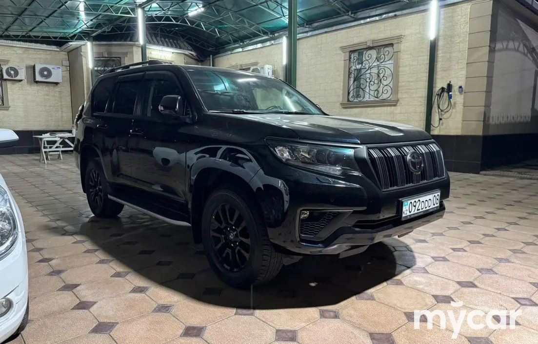 Toyota Land Cruiser Prado 2023