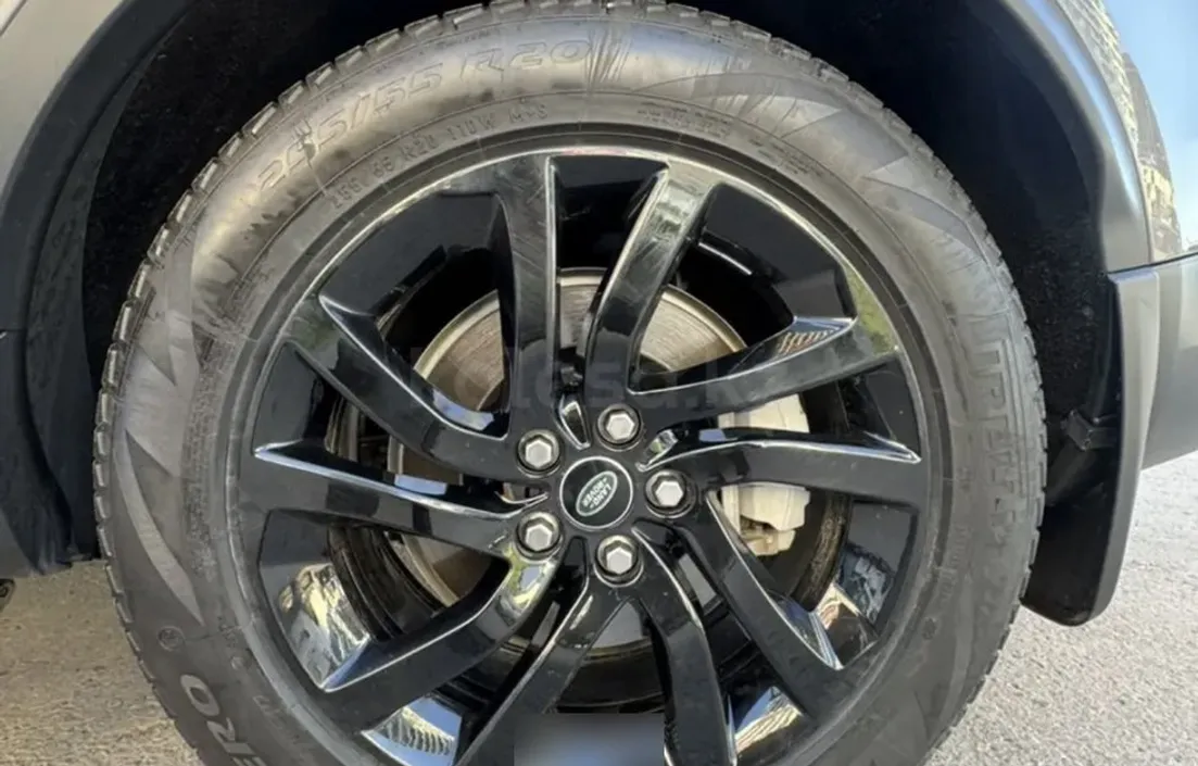 Land Rover Discovery 2020