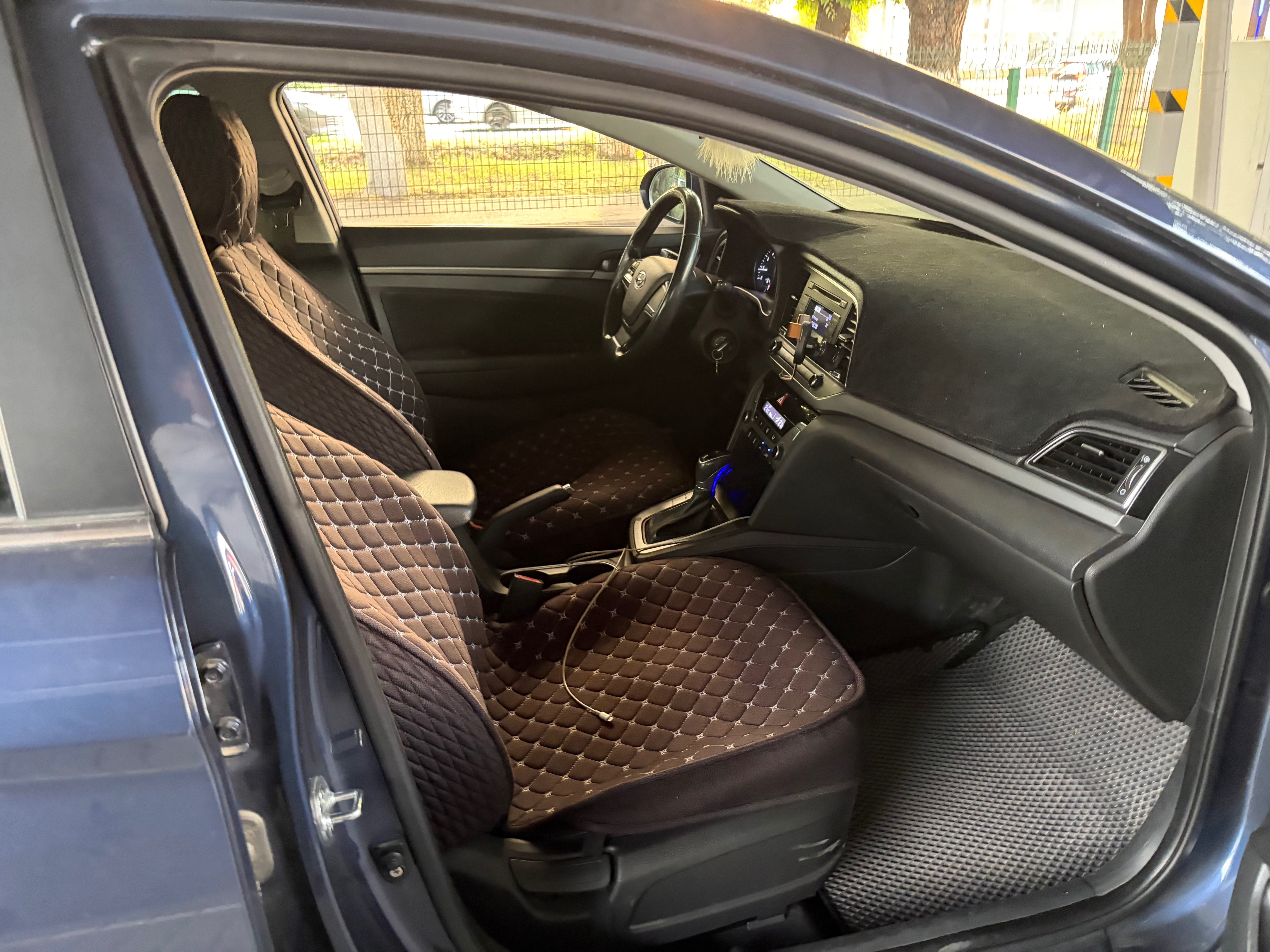 Hyundai Elantra 2018