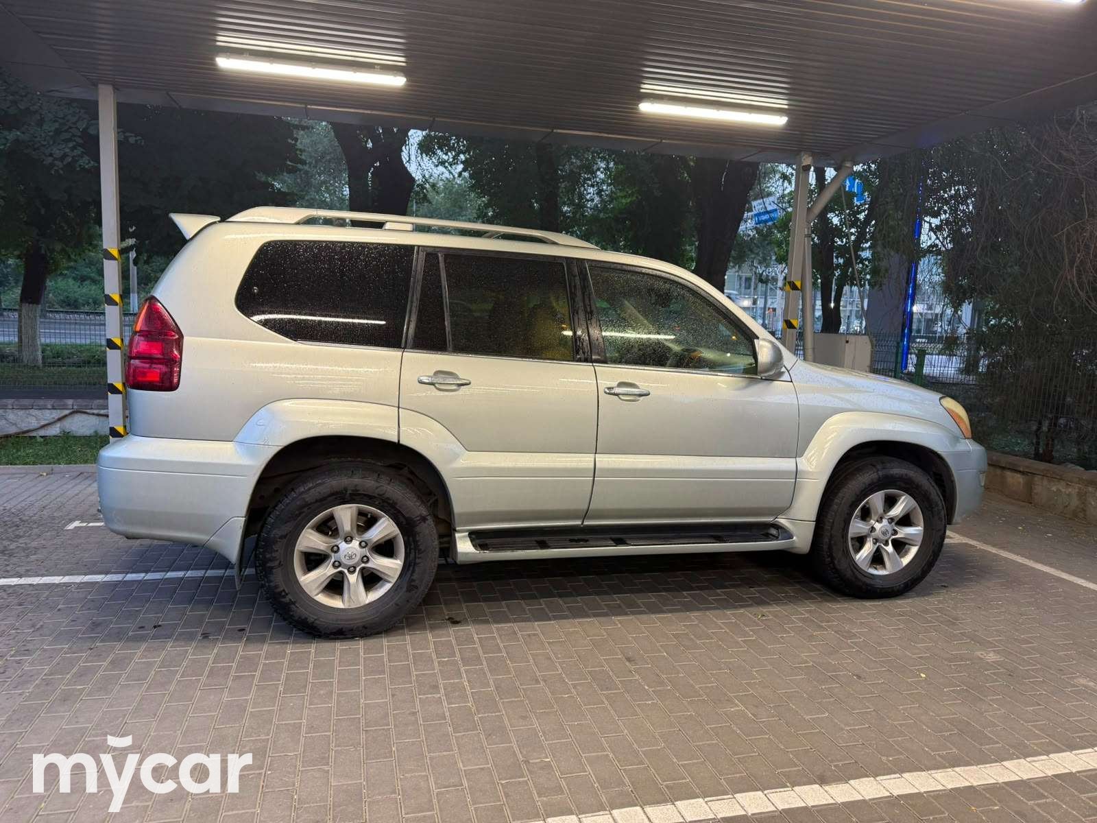 Lexus GX 2003