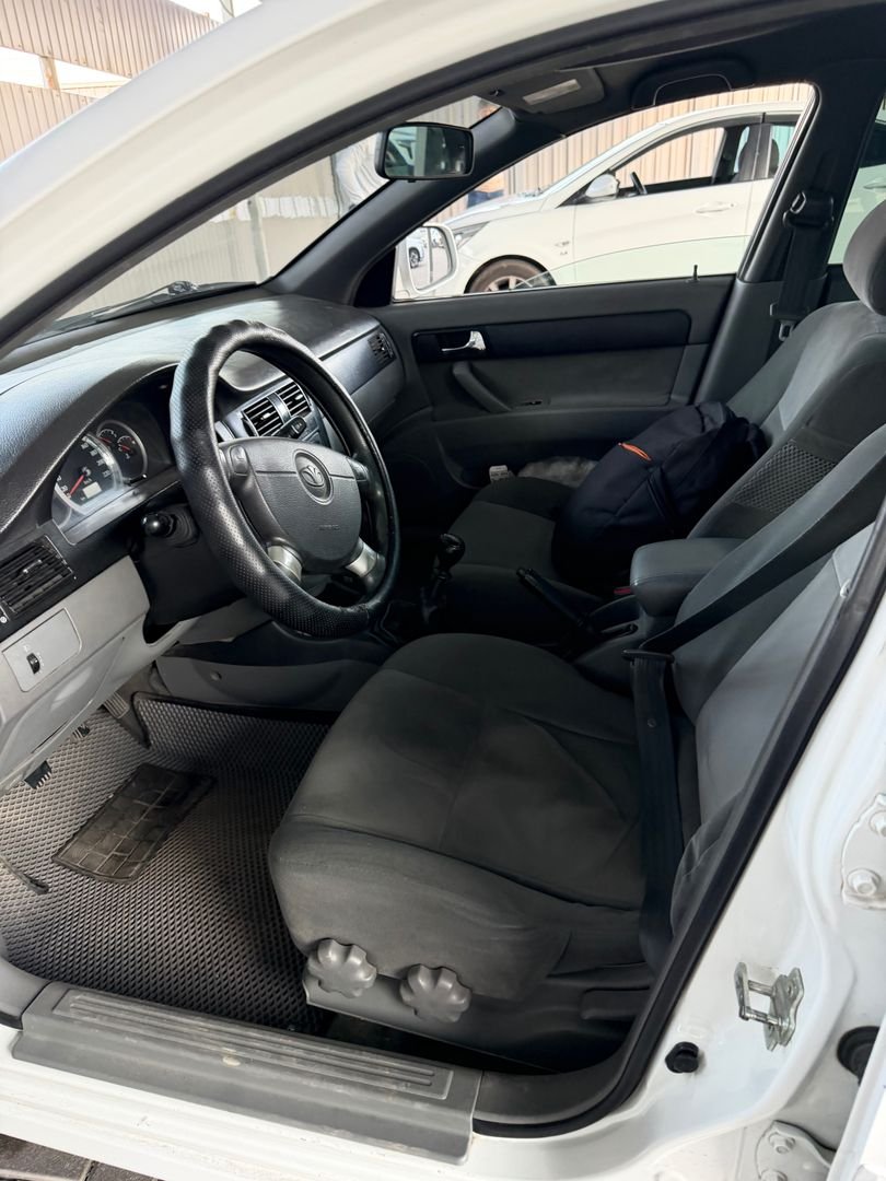 Daewoo Gentra 2014