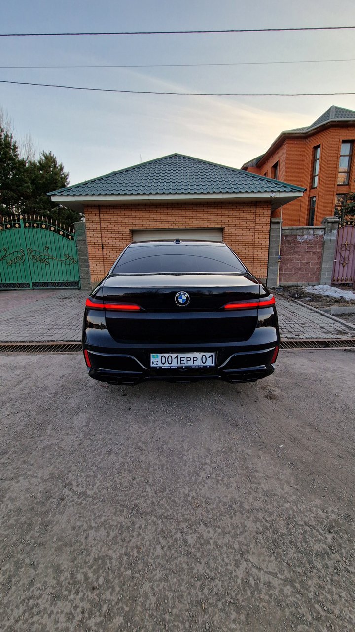 BMW 7 серия 2023