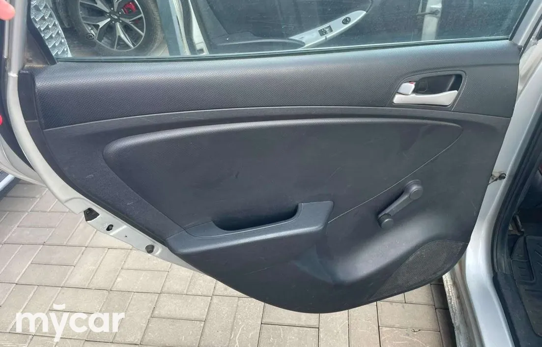 Hyundai Accent 2014