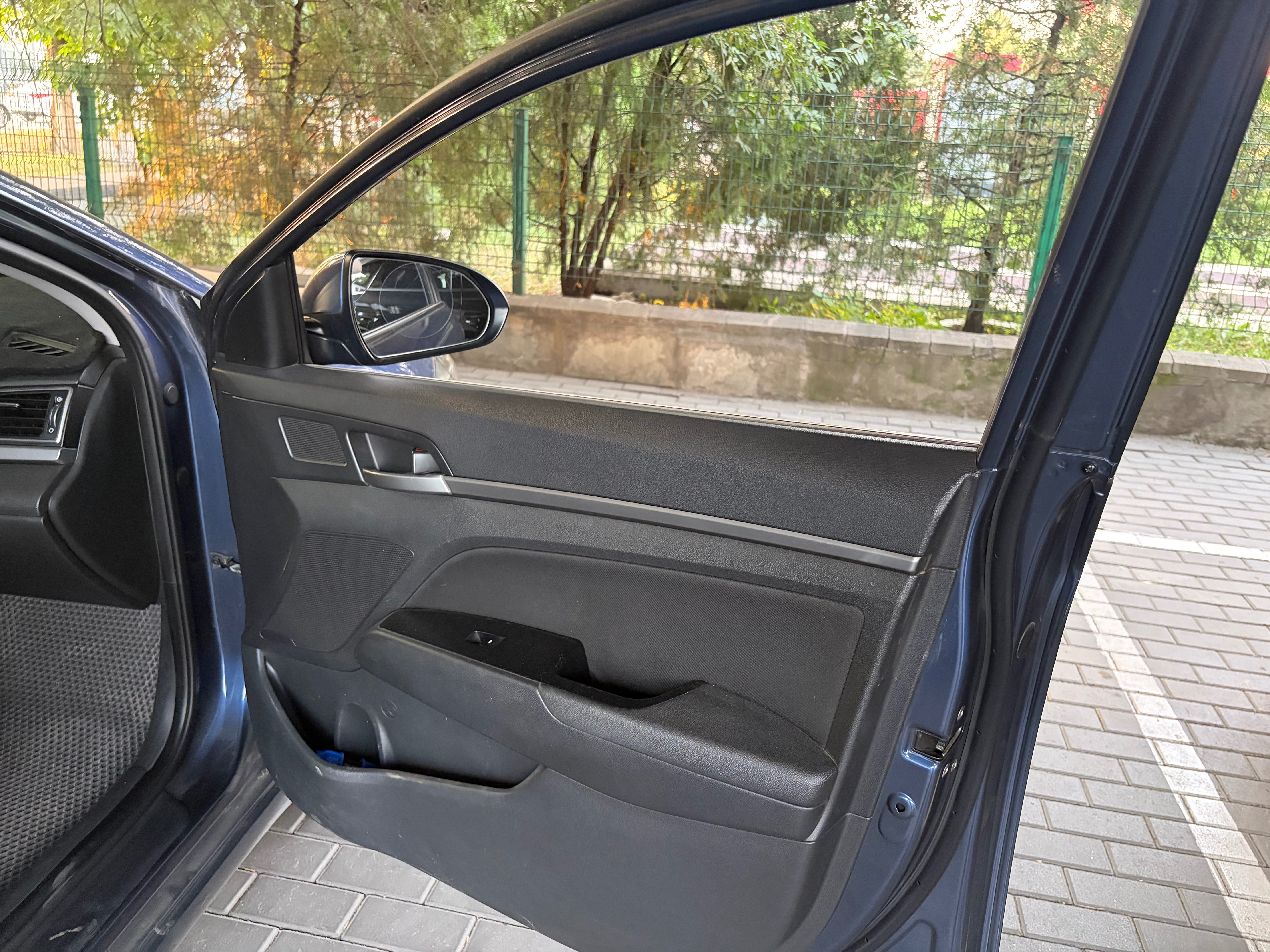 Hyundai Elantra 2018