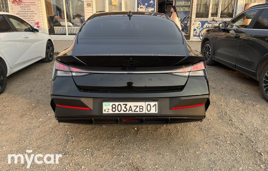 Hyundai Elantra 2025
