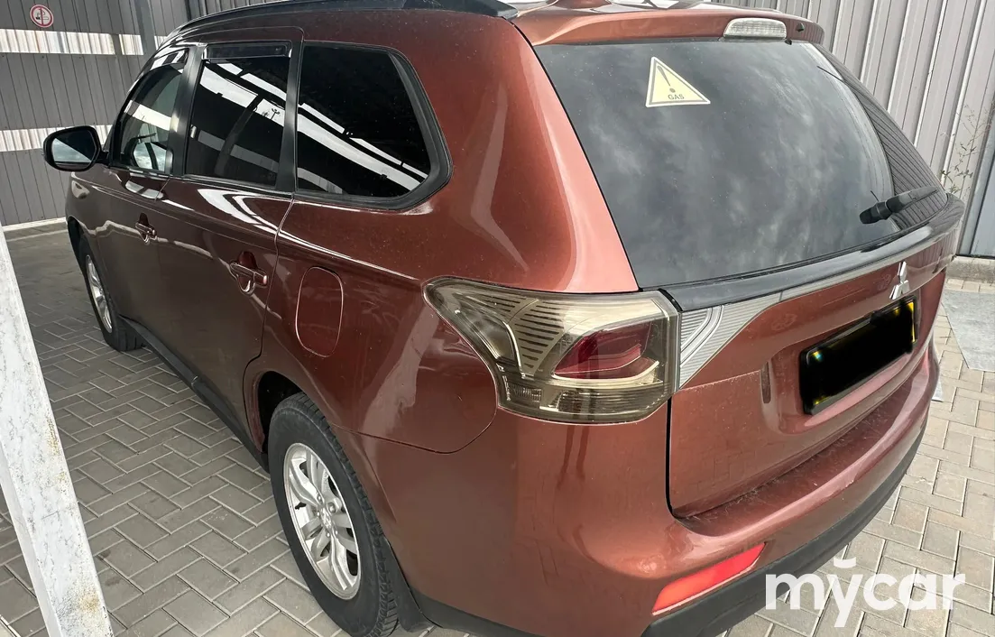 Mitsubishi Outlander 2012