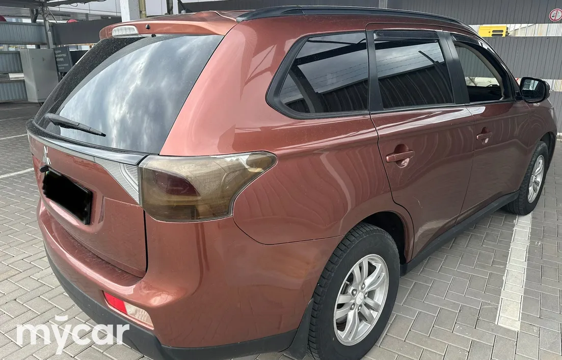 Mitsubishi Outlander 2012